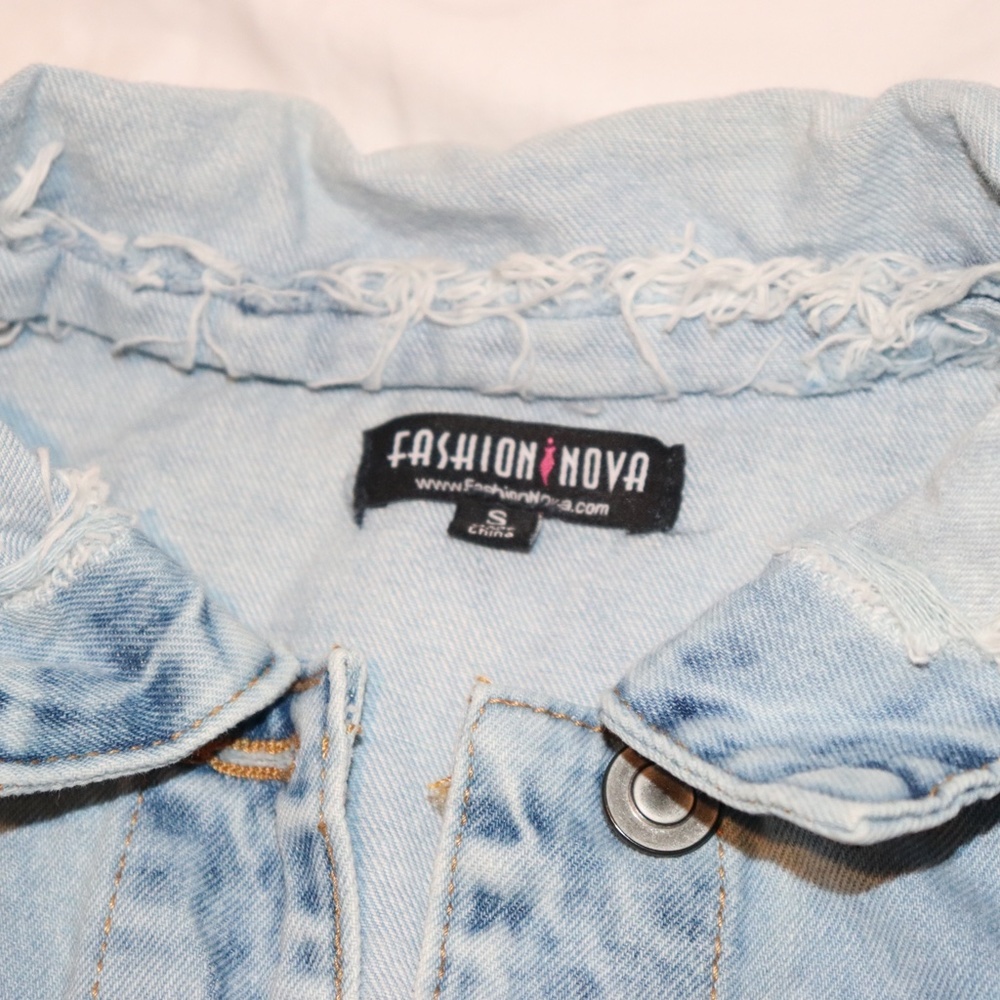 Light Wash Ripped Jean Jacket - Picture 4 of 5